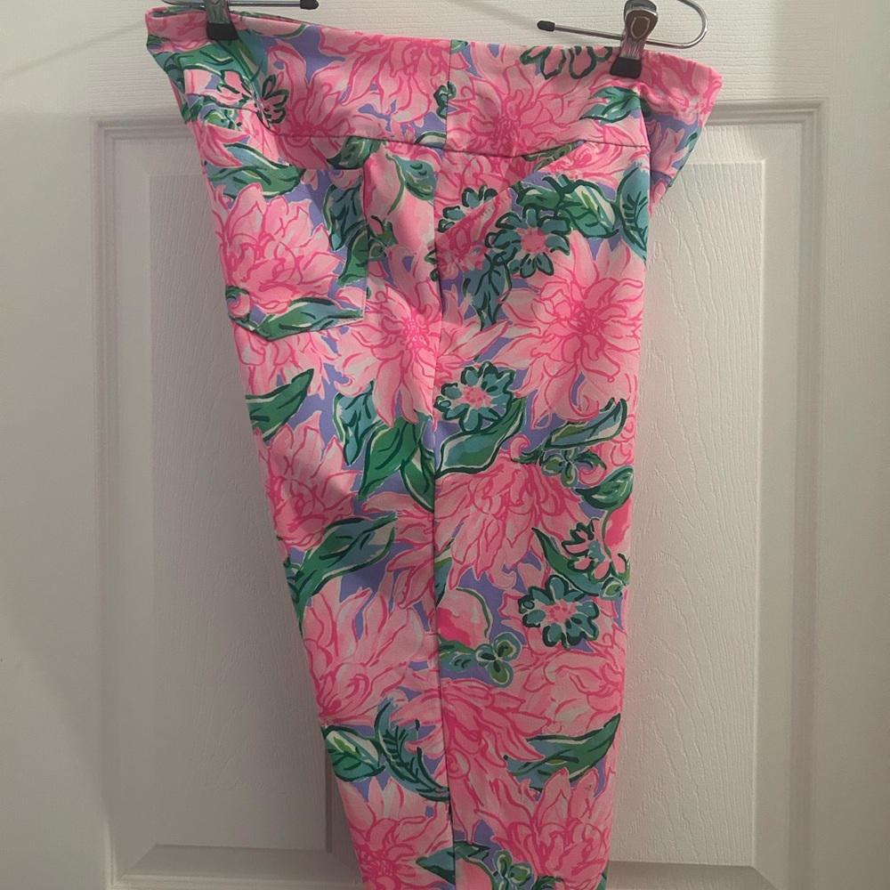 NWOT Lilly Pulitzer Luxletic Corso Capris in Pink Blossom - Sz 10